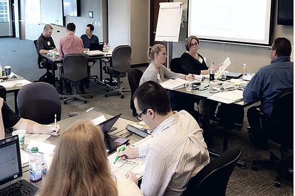 Plática de seguridad en curso con una cuadrilla